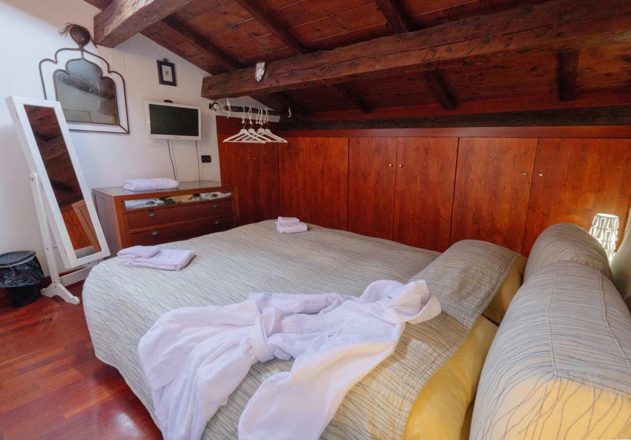 セニガッリアA Casa Di Ninaアパートメント エクステリア 写真